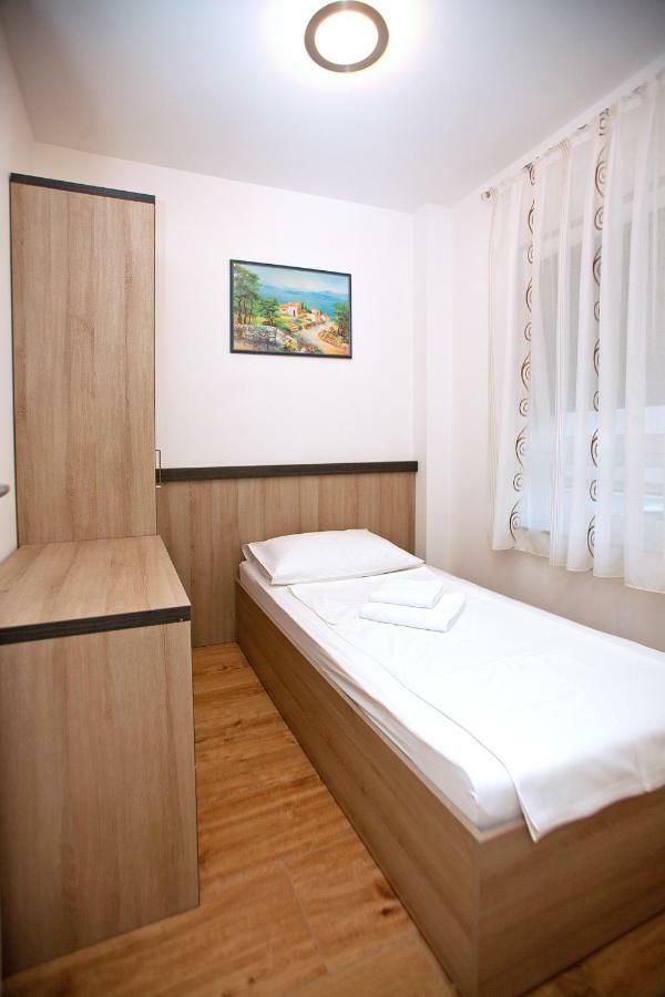 Apartments Maslina II Njivice Exterior photo